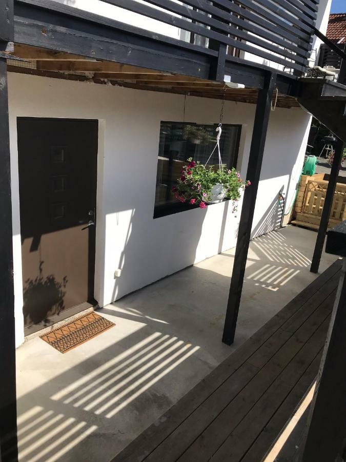 Lagenhet I Villa Pa Fornudden Tyreso Exterior foto