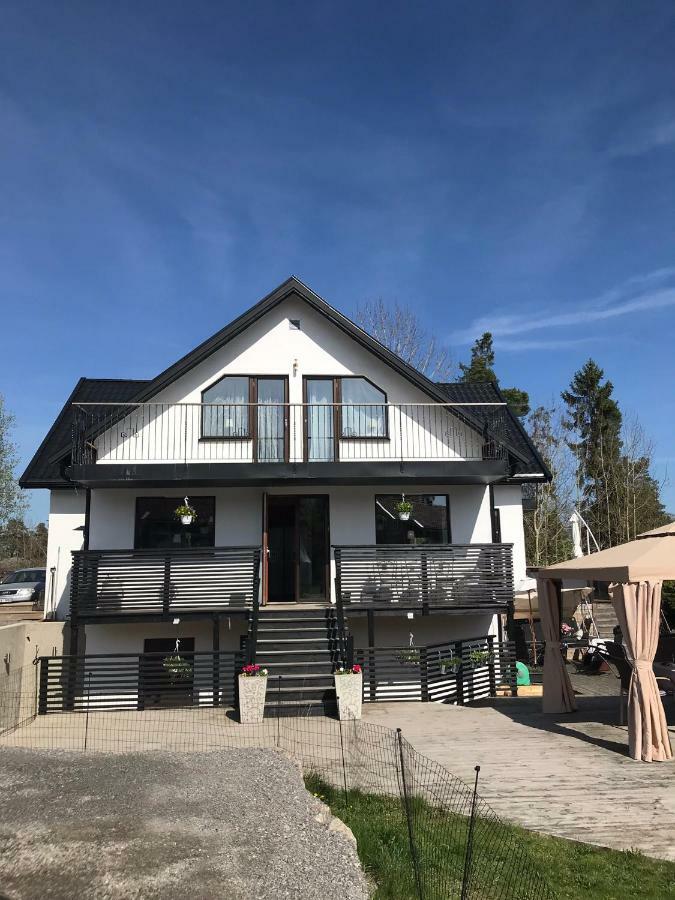 Lagenhet I Villa Pa Fornudden Tyreso Exterior foto