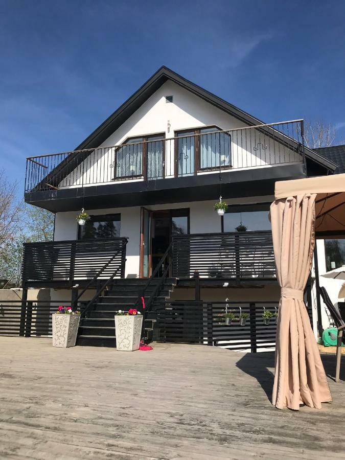 Lagenhet I Villa Pa Fornudden Tyreso Exterior foto